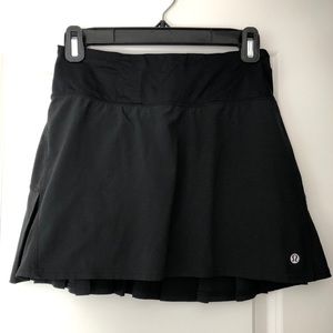 Black lulu lemon skirt